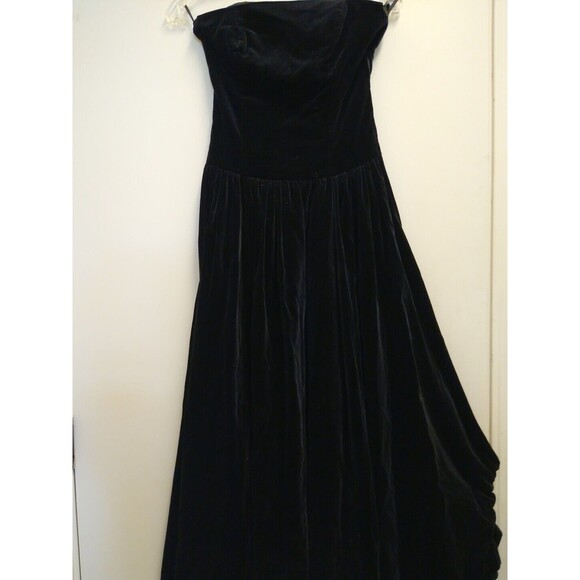 Vintage Laura Ashley 80s 90s Darted Bow Keyhole Back Strapless Black Velvet Gown - Picture 4 of 9